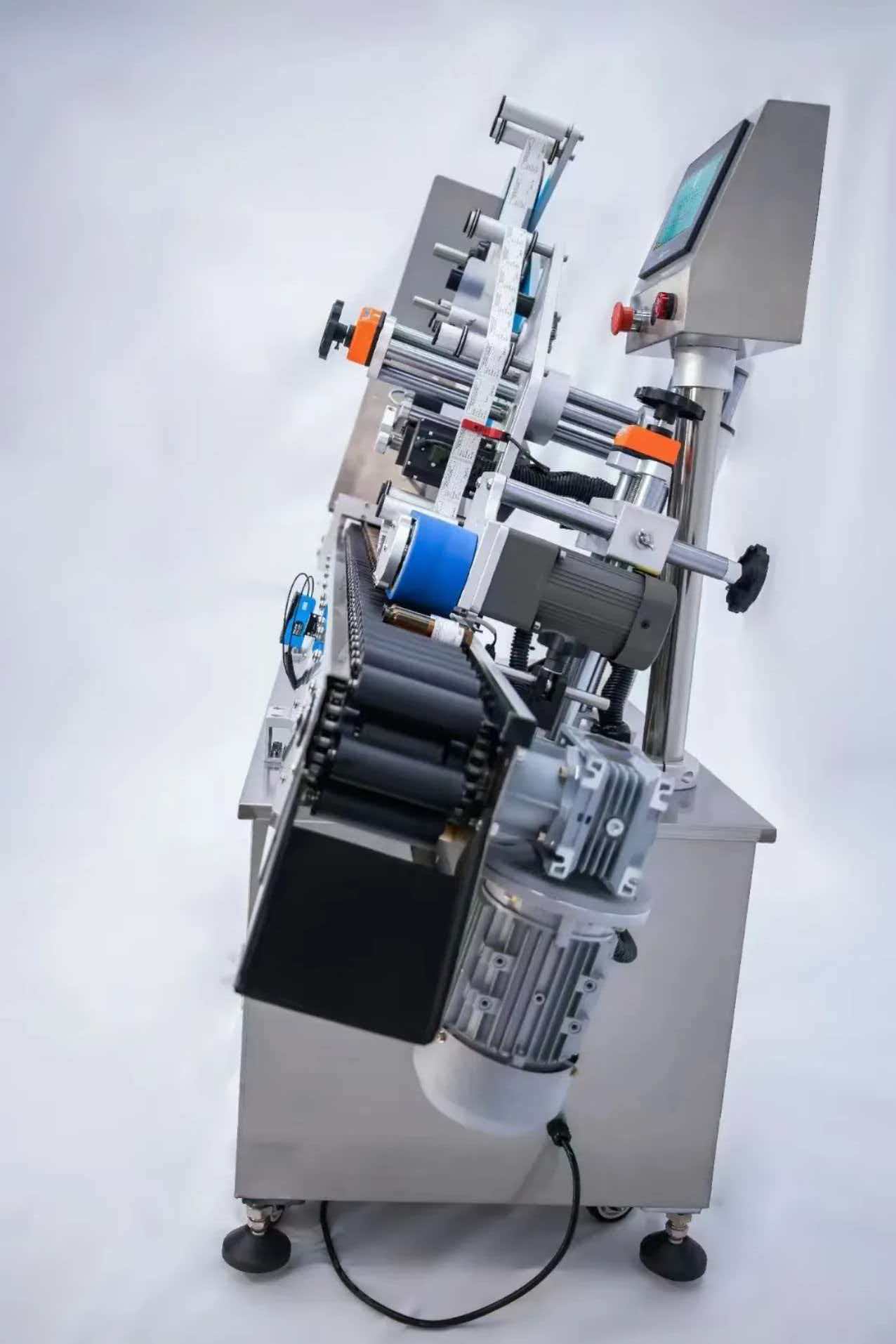 Automatic horizontal labeling machine front view