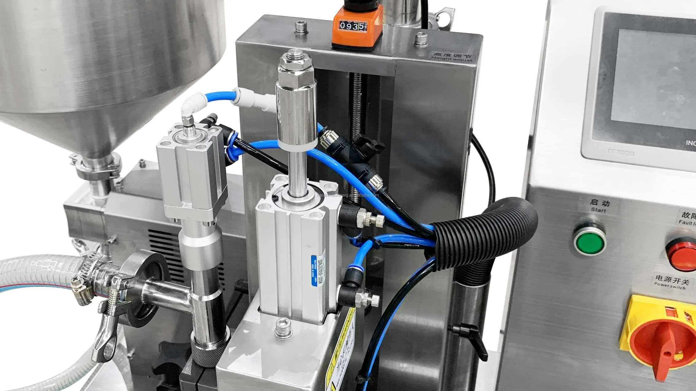 Gear pump filling machine detail
